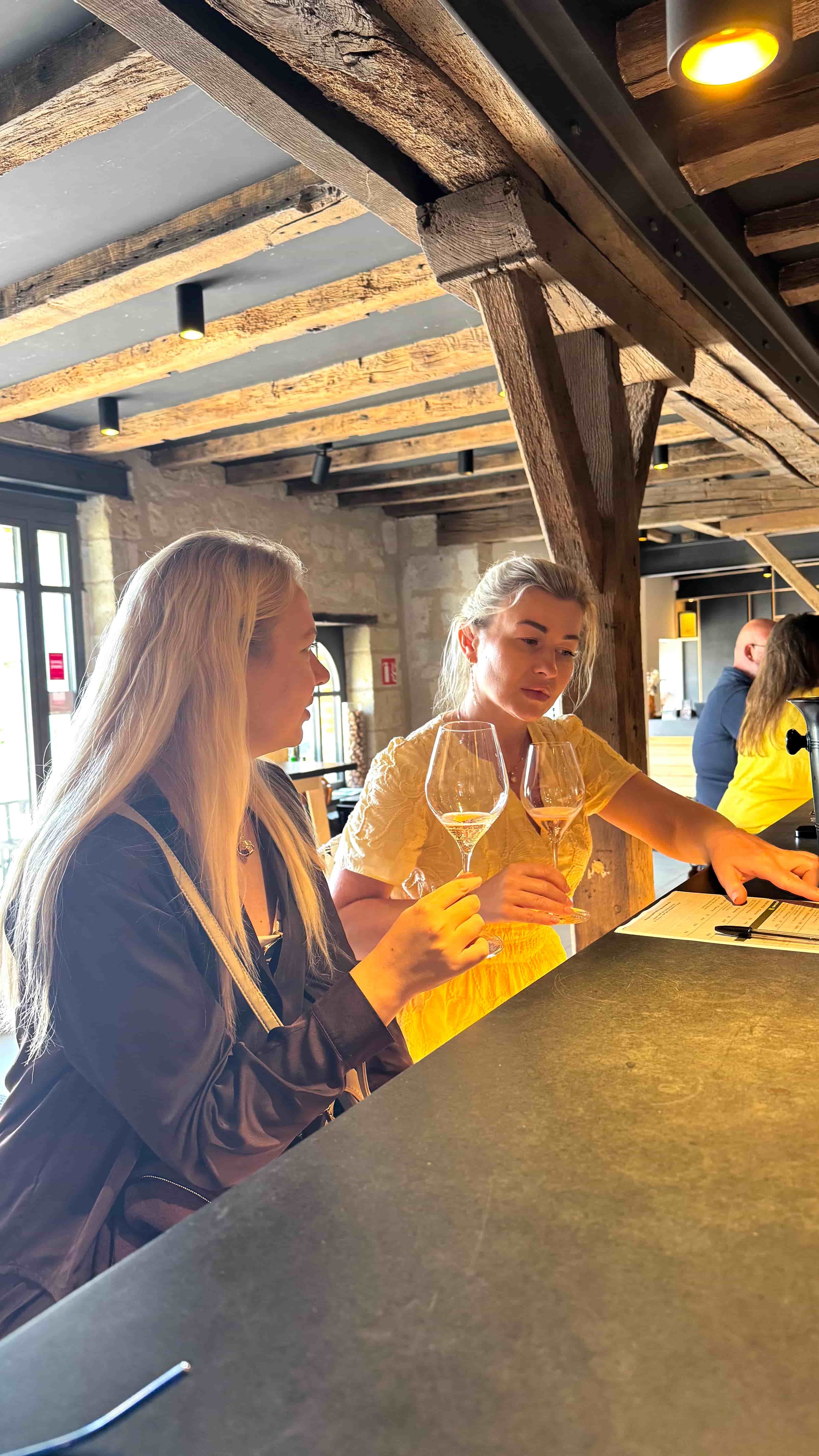 Cremant tasting at Langloise _girls